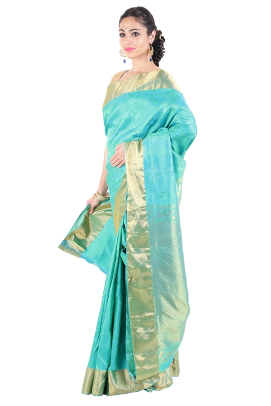 Picture of Ocean Blue Bridal Silk Shari Finely Designed with Wavy Motives