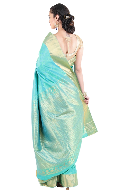 Picture of Ocean Blue Bridal Silk Shari Finely Designed with Wavy Motives