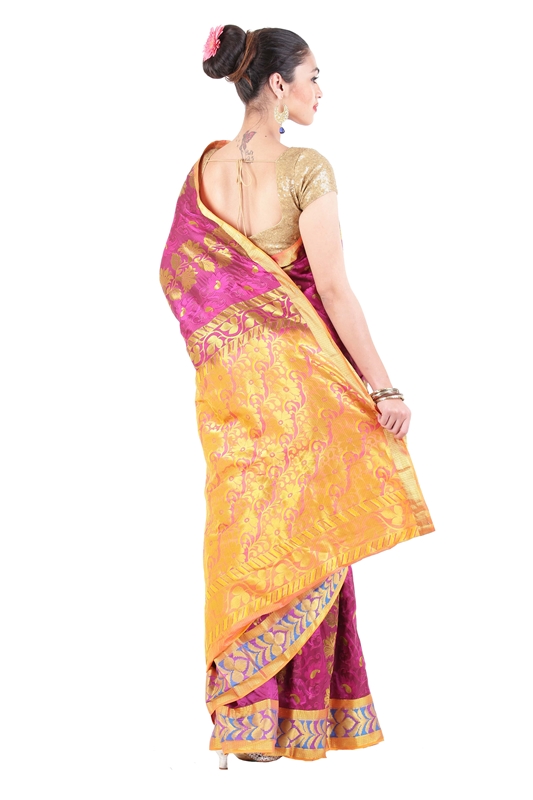 Picture of Dark Pink Colour Kanchipuram Handwoven Silk Saree with Floral Design